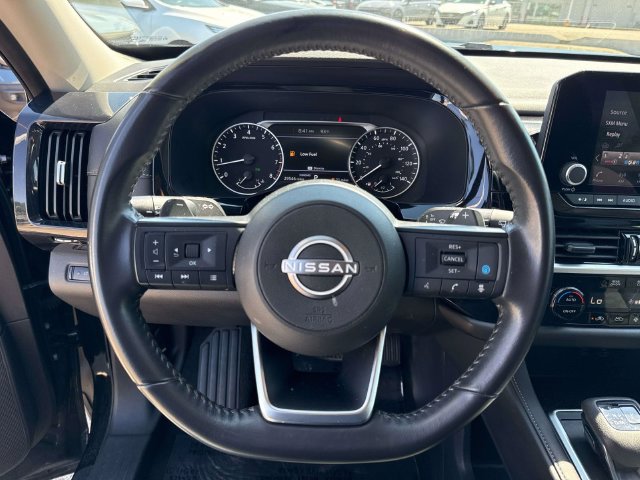 Used 2025 Nissan Pathfinder SV FWD image 24