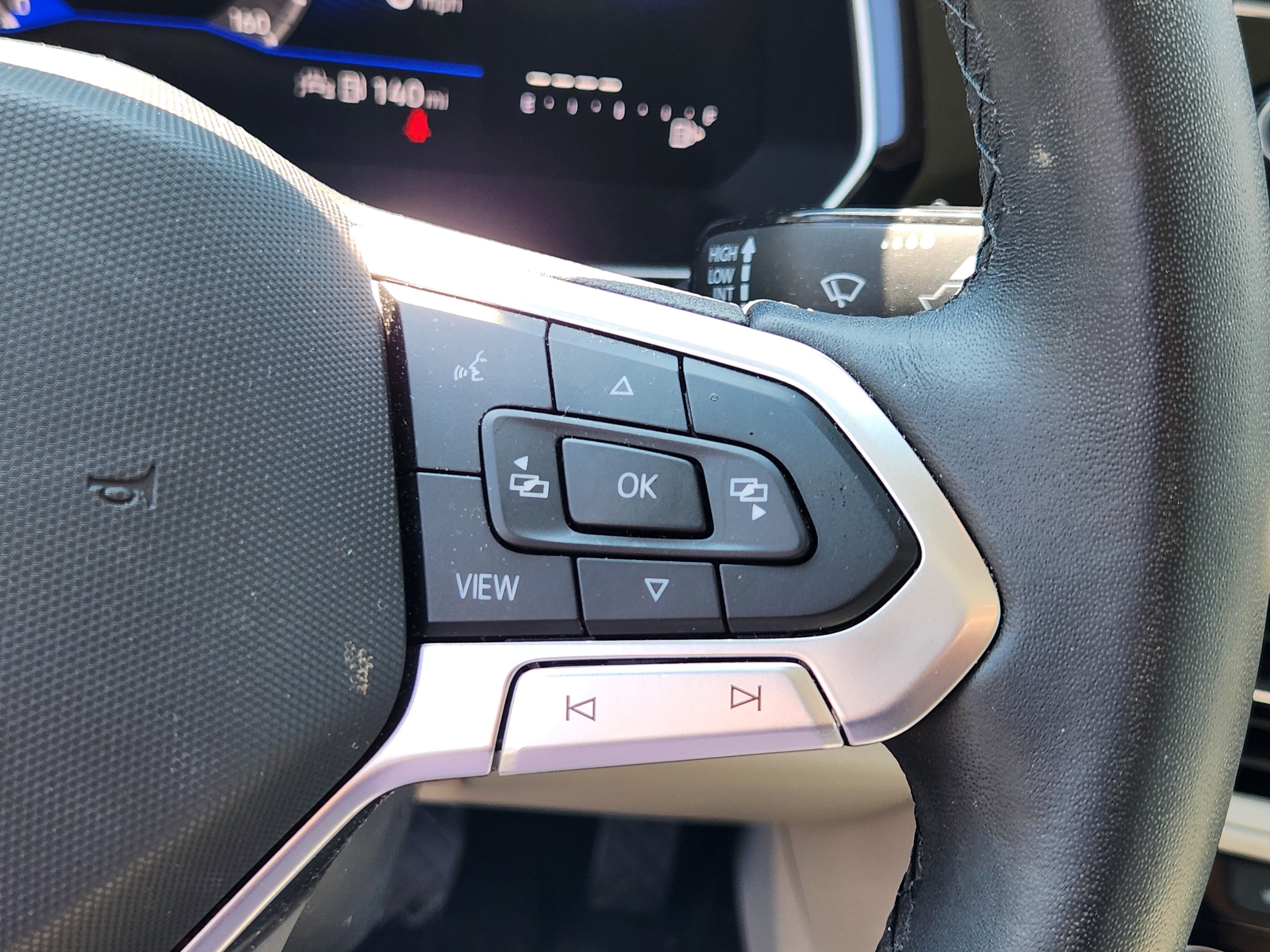 Used 2024 Volkswagen Jetta SE w/ Panoramic Sunroof Package FWD image 24