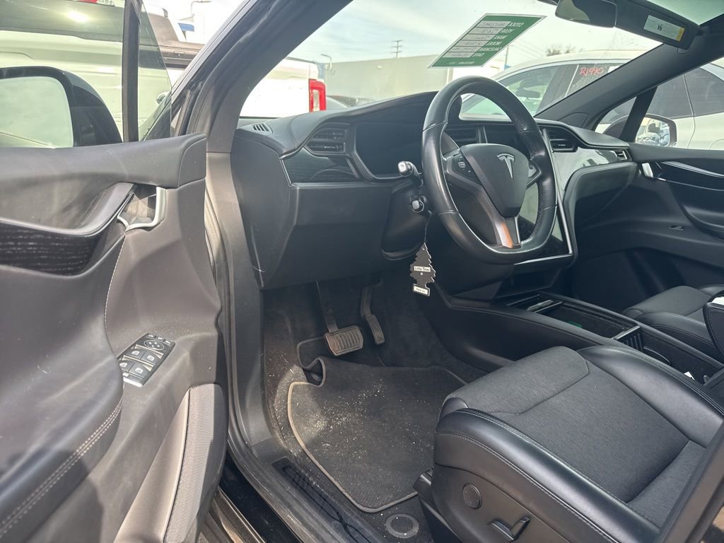 Used 2018 Tesla Model X 75D image 4