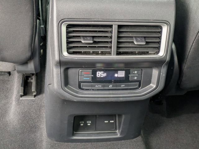 Used 2025 Volkswagen Atlas SE image 28