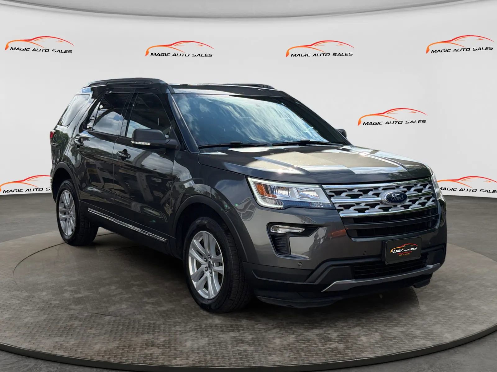 Used 2019 Ford Explorer XLT w/ Equipment Group 201A AWD/4WD image 5