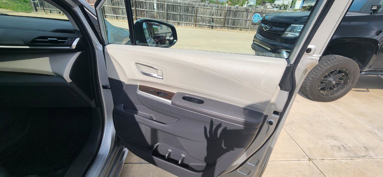 Used 2022 Toyota Sienna XLE image 34