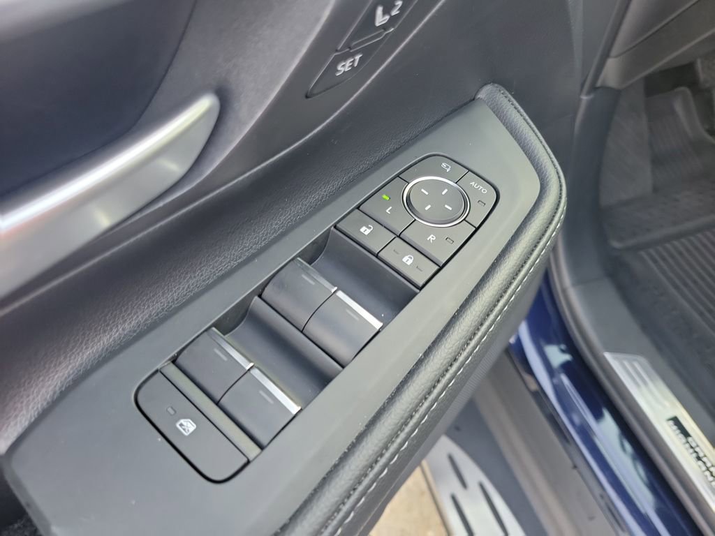 Used 2025 Toyota Grand Highlander Limited image 12