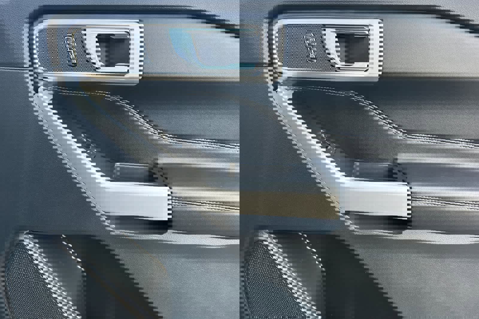 Used 2022 Ford Explorer XLT w/ Class IV Trailer Tow Package image 20