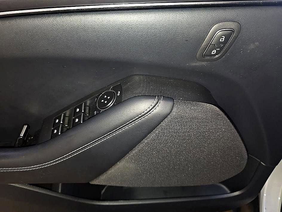 Used 2022 Ford Mustang Mach-E Select image 11