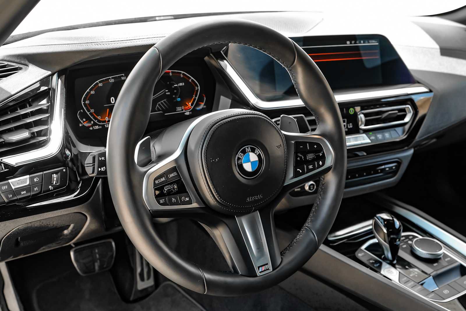 Used 2024 BMW Z4 sDrive30i w/ Convenience Package RWD image 24