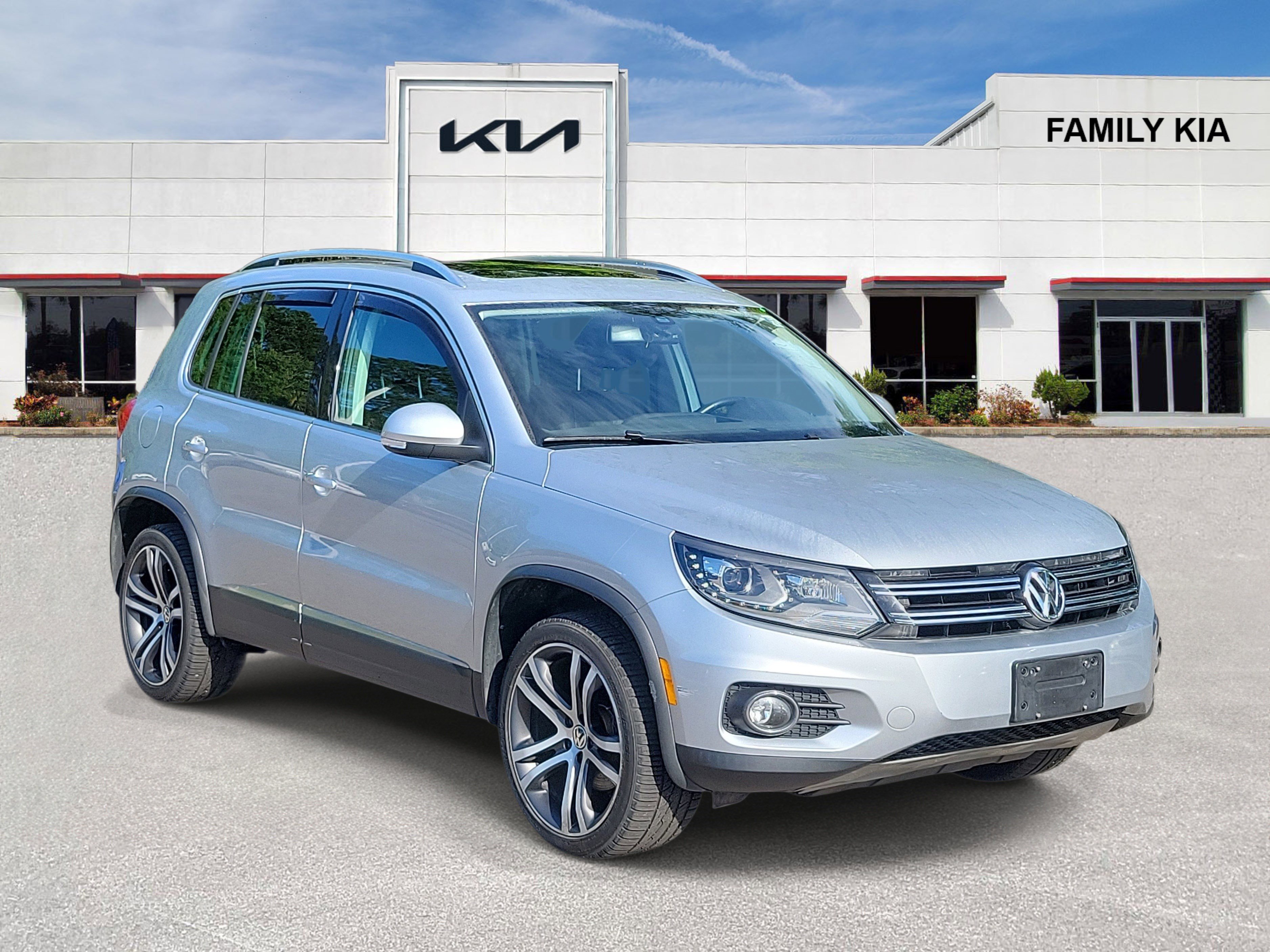 Used 2017 Volkswagen Tiguan SEL