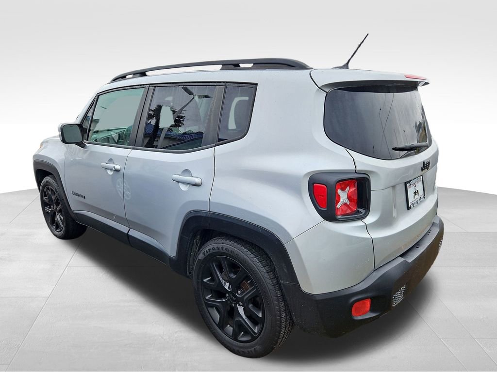 Used 2017 Jeep Renegade Altitude image 4
