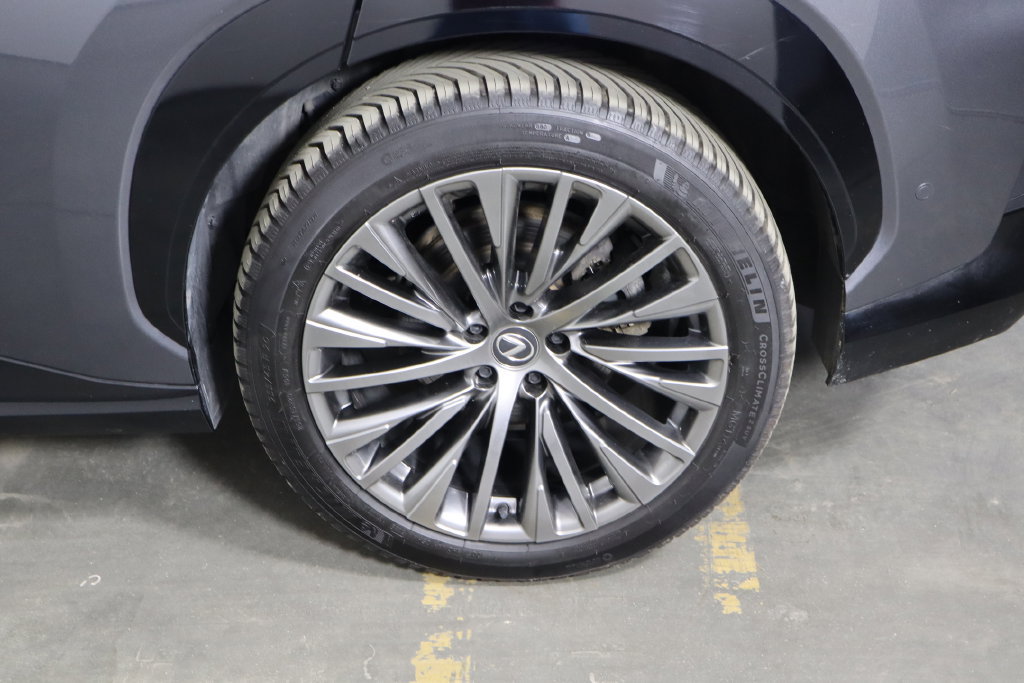 Used 2024 Lexus RZ 450e Premium w/ Accessory Package (K3) AWD/4WD image 43