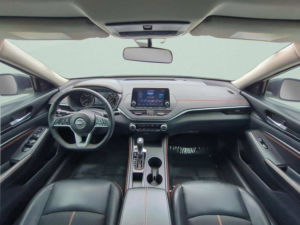 Certified 2022 Nissan Altima 2.5 SR w/ Midnight Edition Package FWD image 11