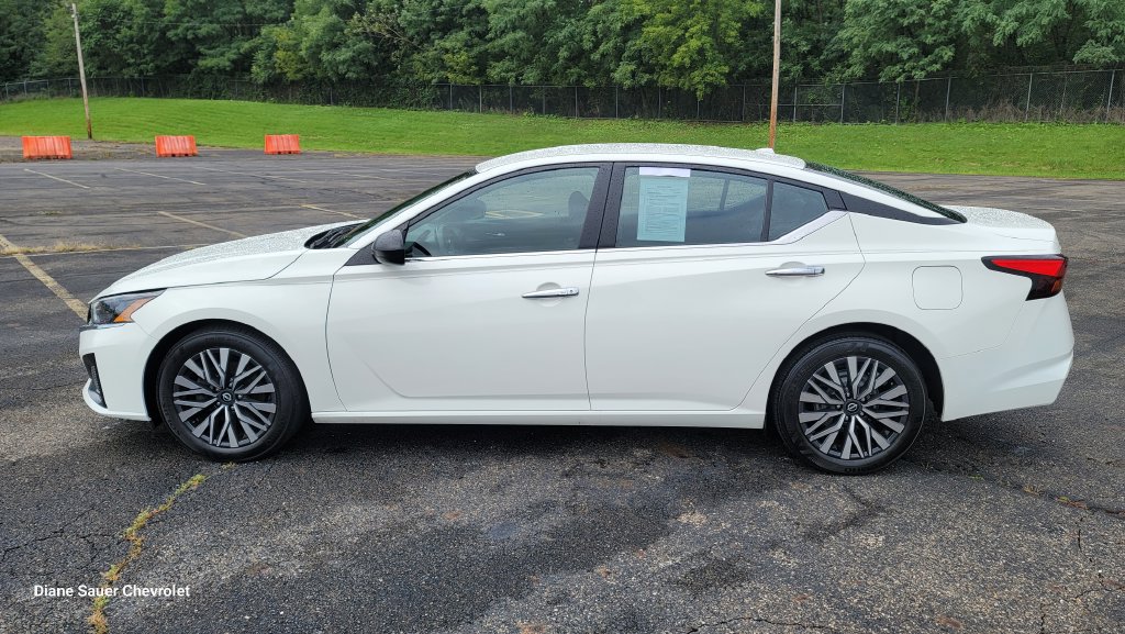 Used 2025 Nissan Altima 2.5 SV FWD image 7