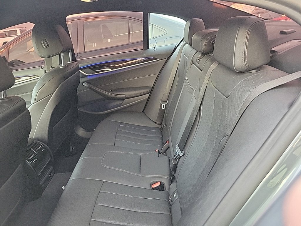 Used 2021 BMW 530i RWD image 14