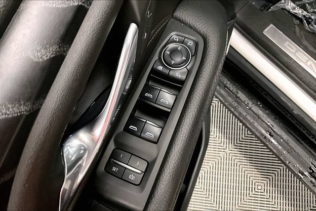 Used 2024 GMC Yukon XL Denali AWD/4WD image 32