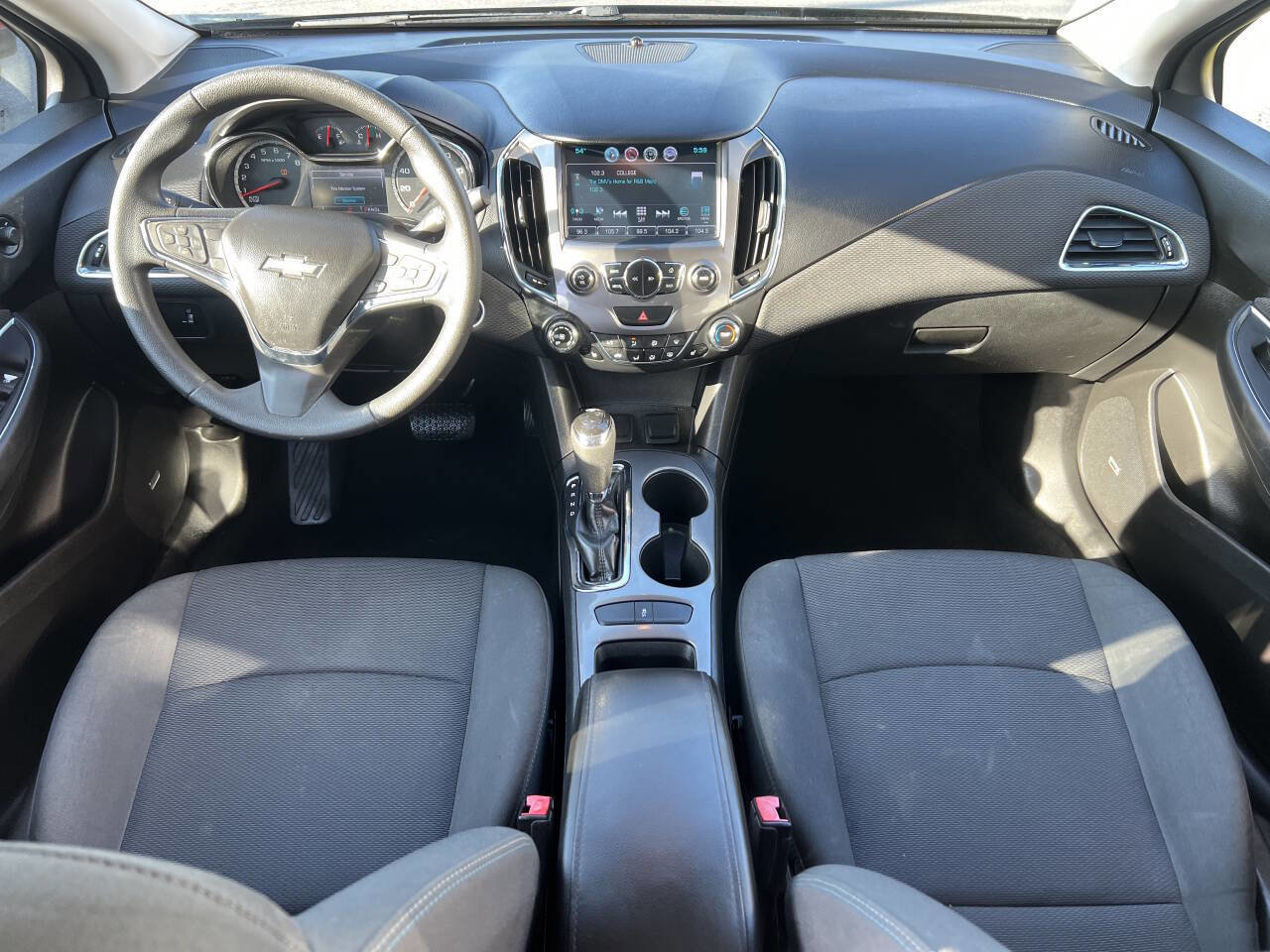 Used 2017 Chevrolet Cruze LT w/ Sun And Sound Package FWD image 13