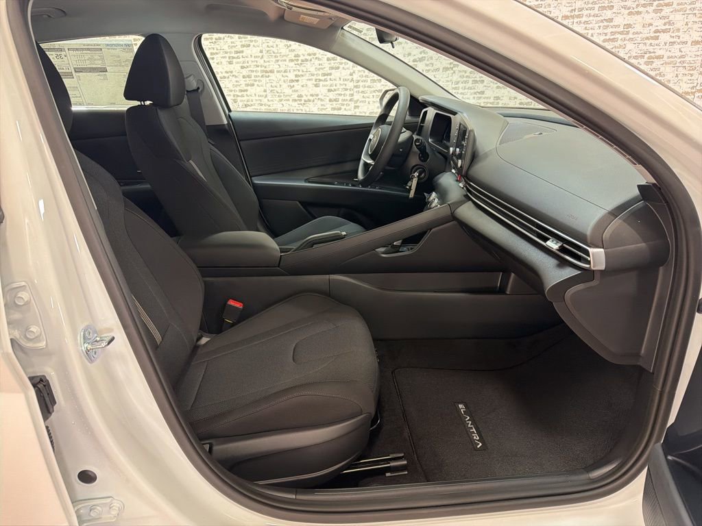 New 2026 Hyundai Elantra SE image 11