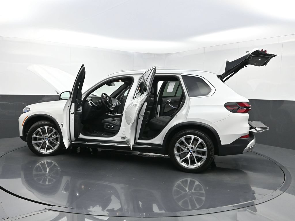 Used 2024 BMW X5 xDrive40i w/ Premium Package AWD/4WD image 39