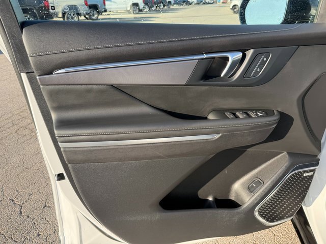 Used 2025 Buick Enclave Sport Touring image 10