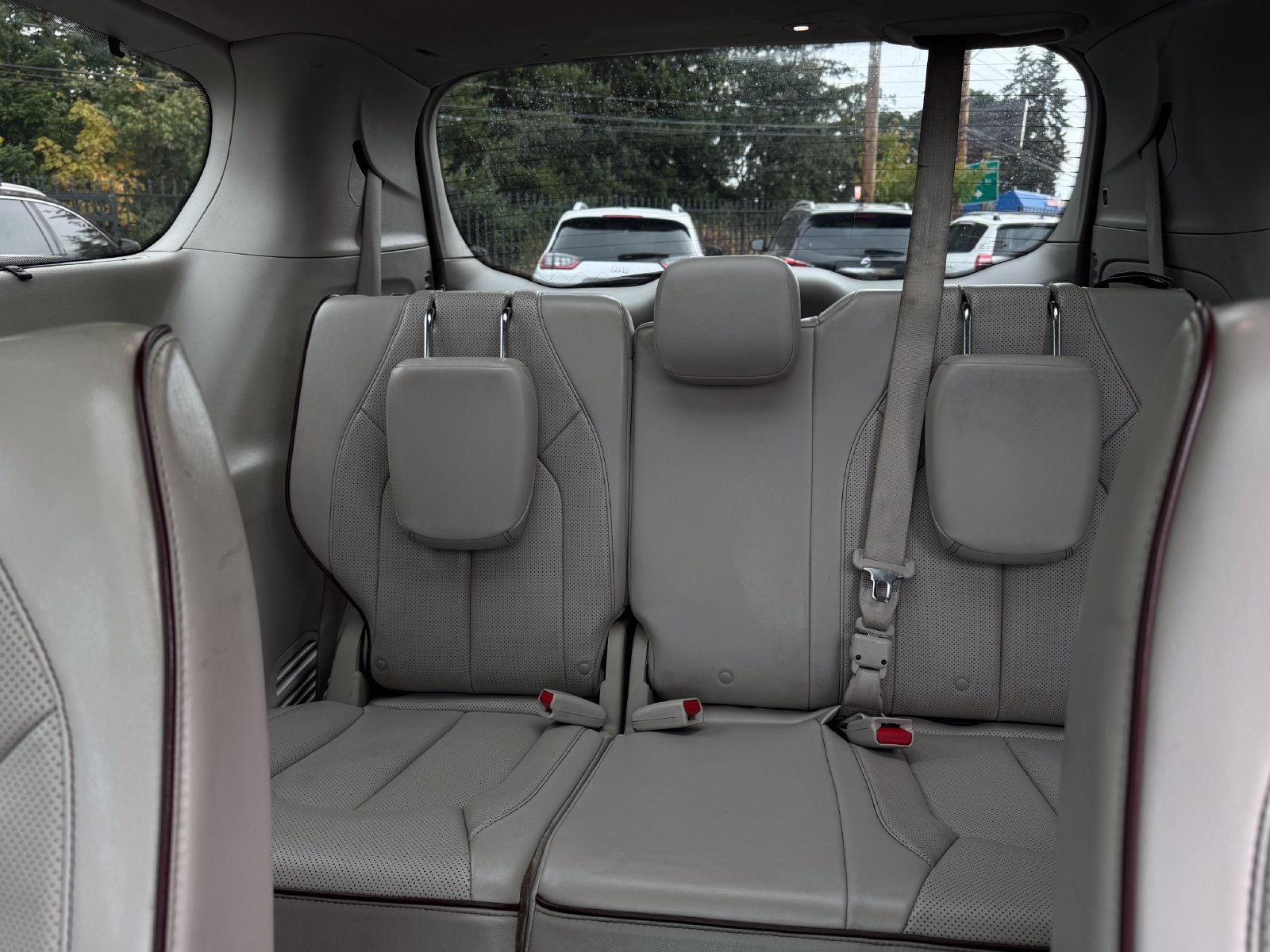 Used 2020 Chrysler Pacifica Limited FWD image 18