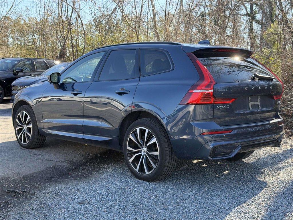 Used 2023 Volvo XC60 B5 Plus w/ Climate Package image 3