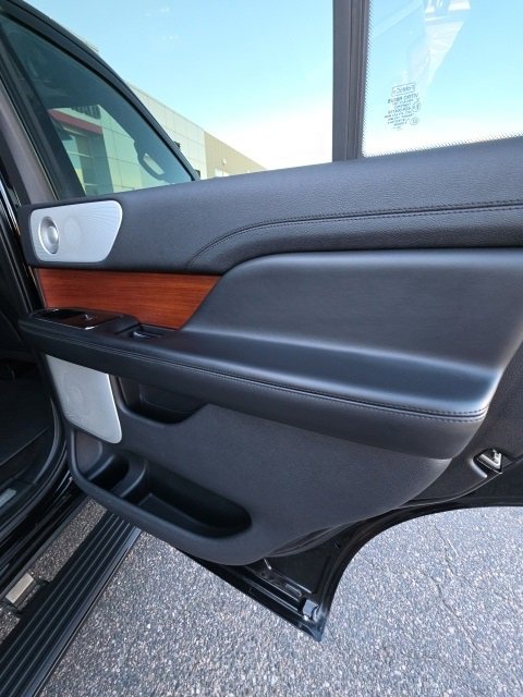 Used 2020 Lincoln Navigator Reserve image 22
