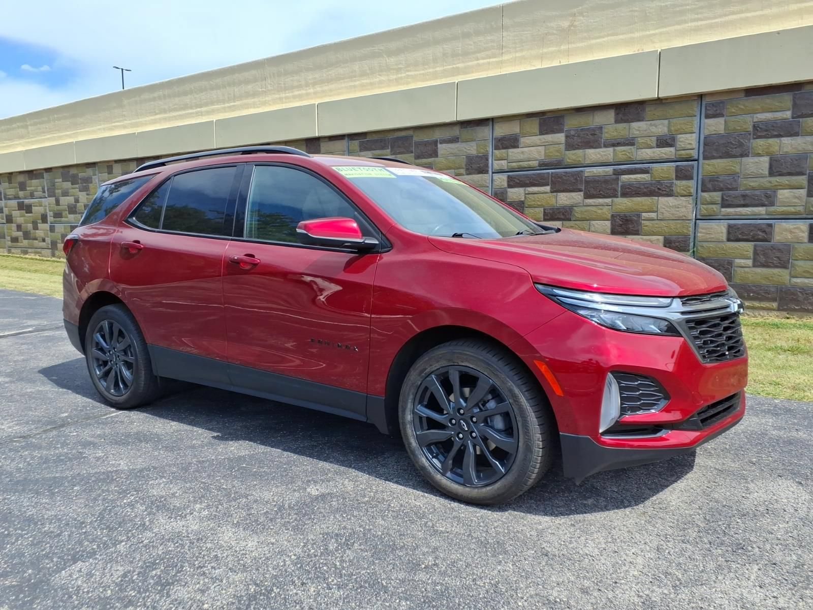 Used 2022 Chevrolet Equinox RS w/ Infotainment Package