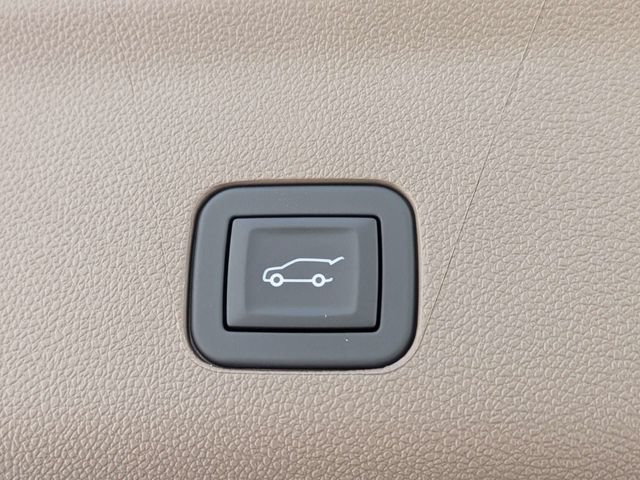 New 2026 GMC Yukon XL Denali w/ Denali Reserve Package RWD image 16