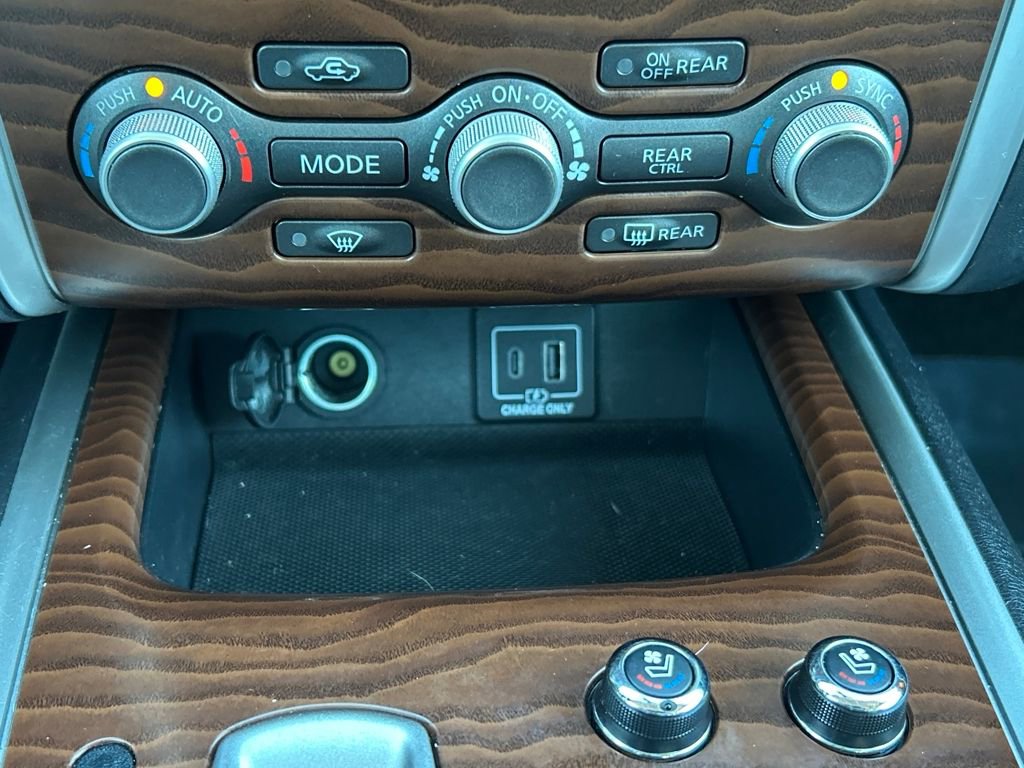 Used 2020 Nissan Pathfinder Platinum image 17