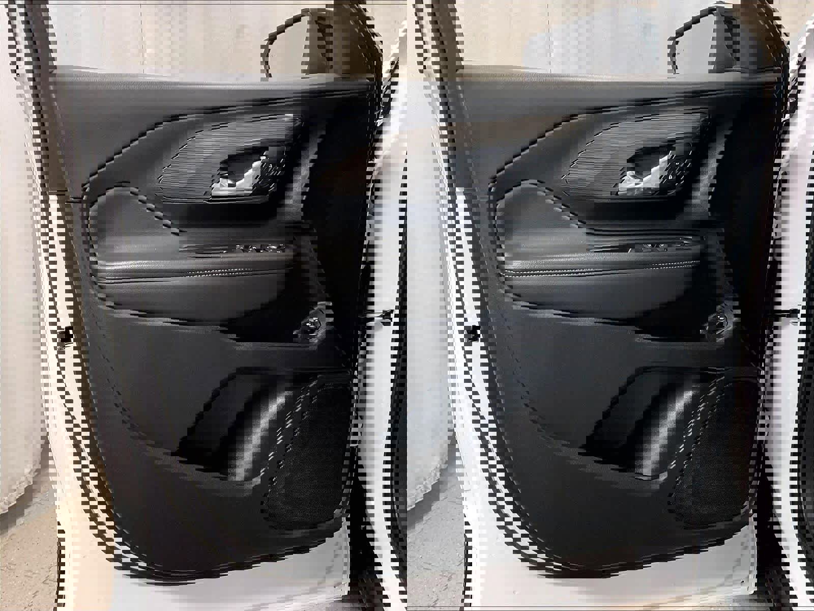 Used 2023 GMC Terrain SLE w/ Driver Convenience Package image 9