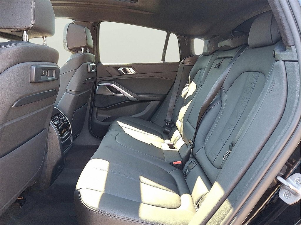 Used 2020 BMW X6 xDrive40i w/ Executive Package image 11