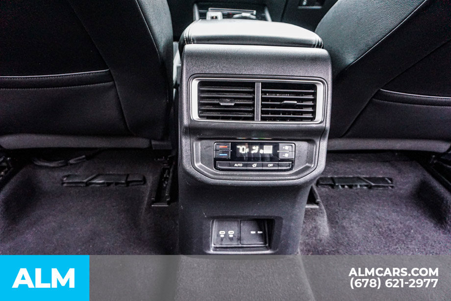 Used 2024 Volkswagen Atlas SE AWD/4WD image 32