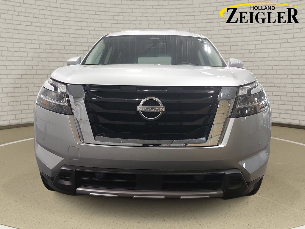 Certified 2024 Nissan Pathfinder SL image 2