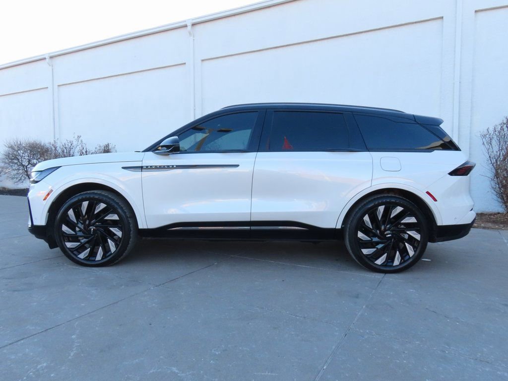 Used 2024 Lincoln Nautilus Reserve w/ Jet Appearance Package (87T) image 5