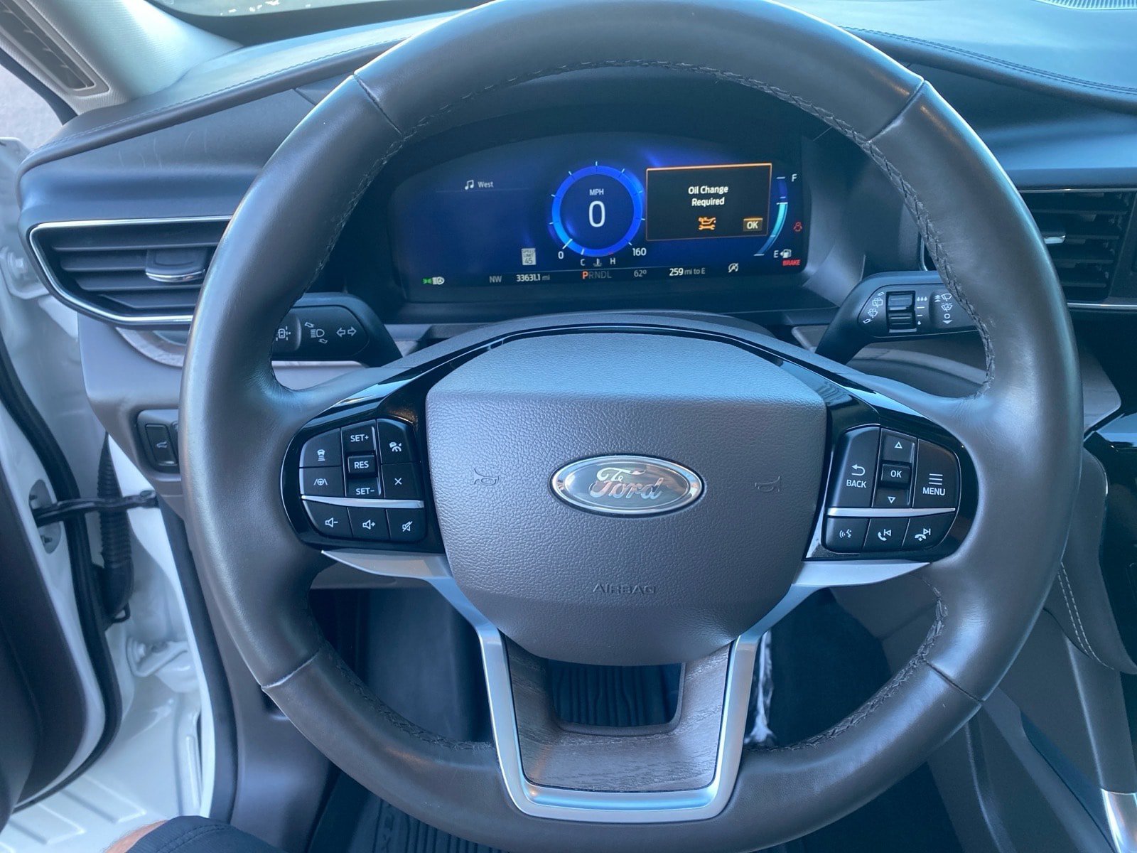 Used 2022 Ford Explorer Platinum w/ Equipment Group 601A AWD/4WD image 9
