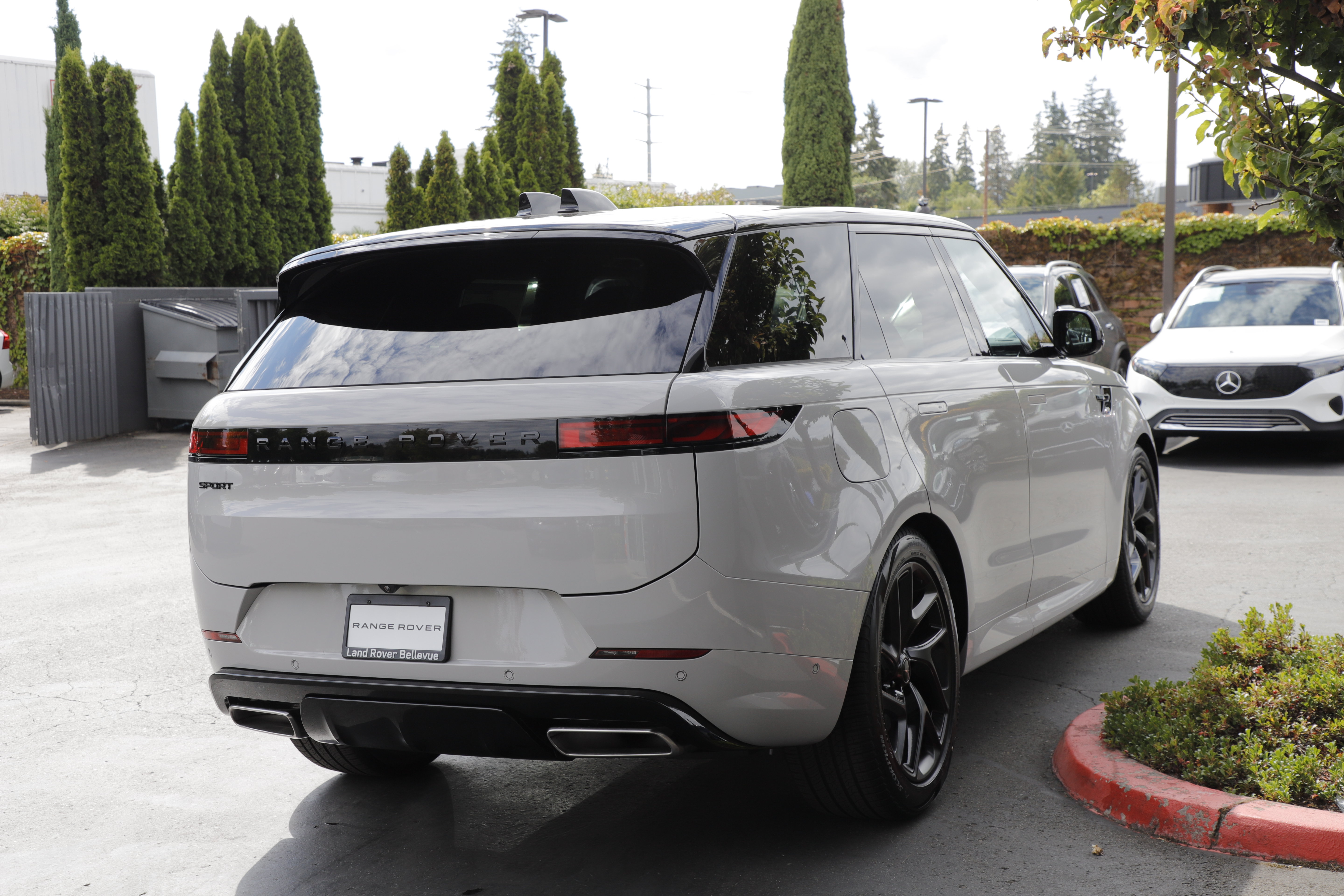 New 2026 Land Rover Range Rover Sport Dynamic SE AWD/4WD image 10