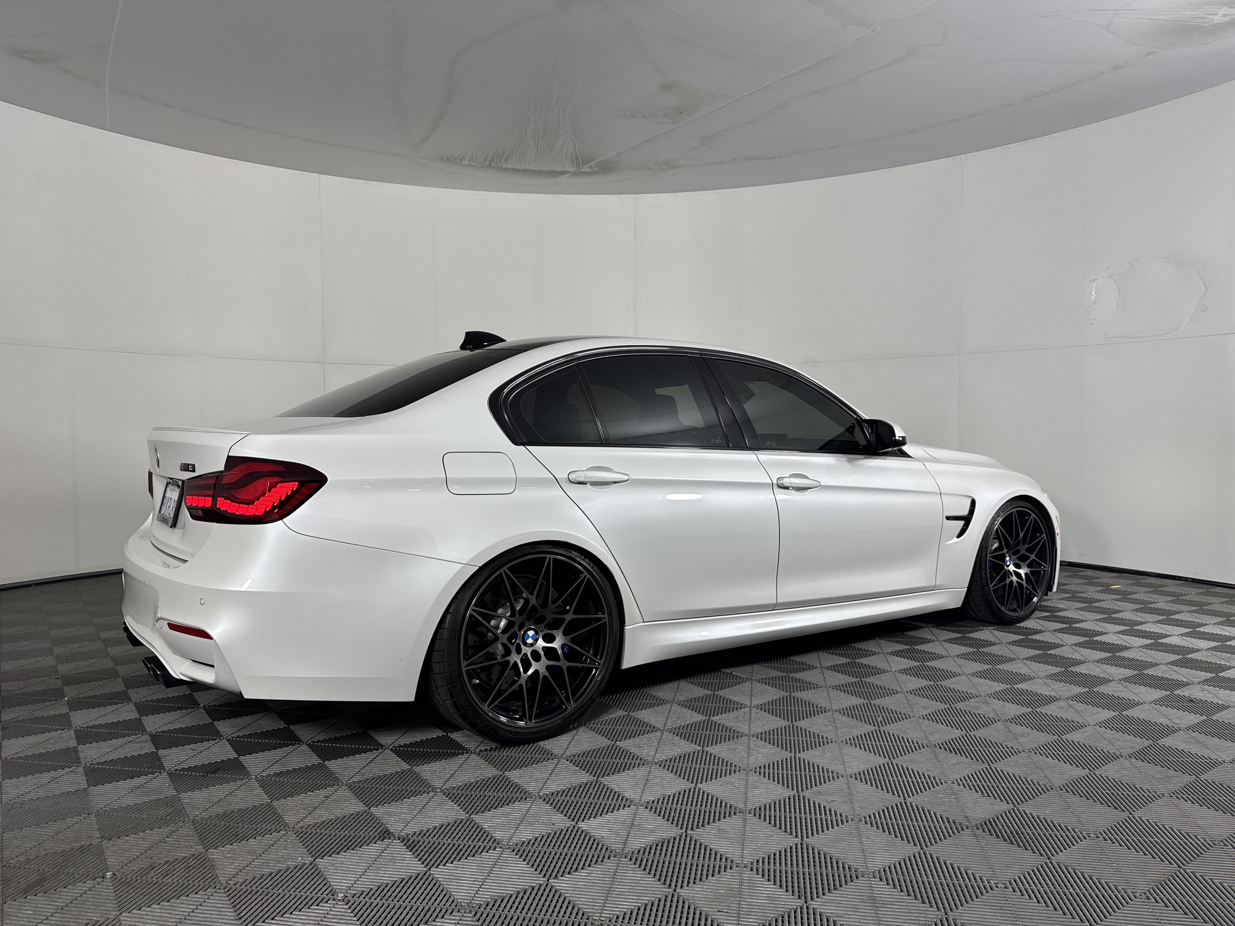 Used 2018 BMW M3 w/ Competition Package RWD image 4