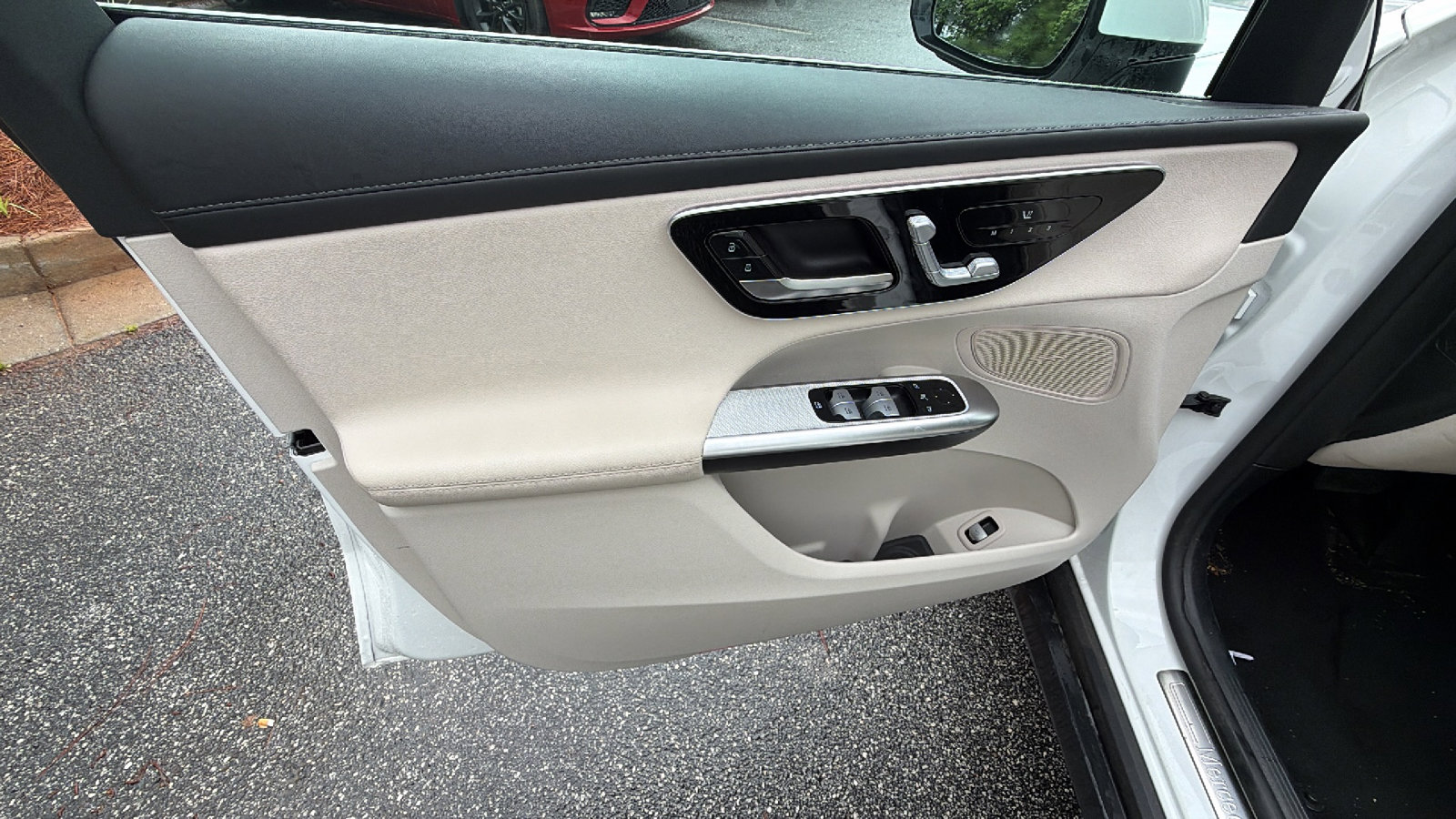 Used 2024 Mercedes-Benz GLC 300 image 14