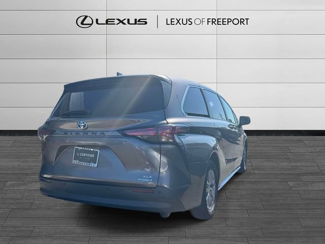 Used 2021 Toyota Sienna XLE FWD image 4