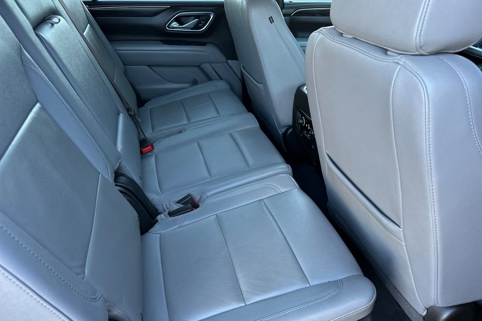 Used 2024 Chevrolet Suburban LT image 20
