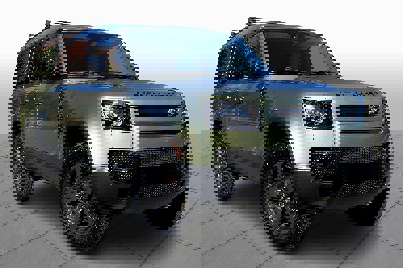 Used 2024 Land Rover Defender 130 S image 2