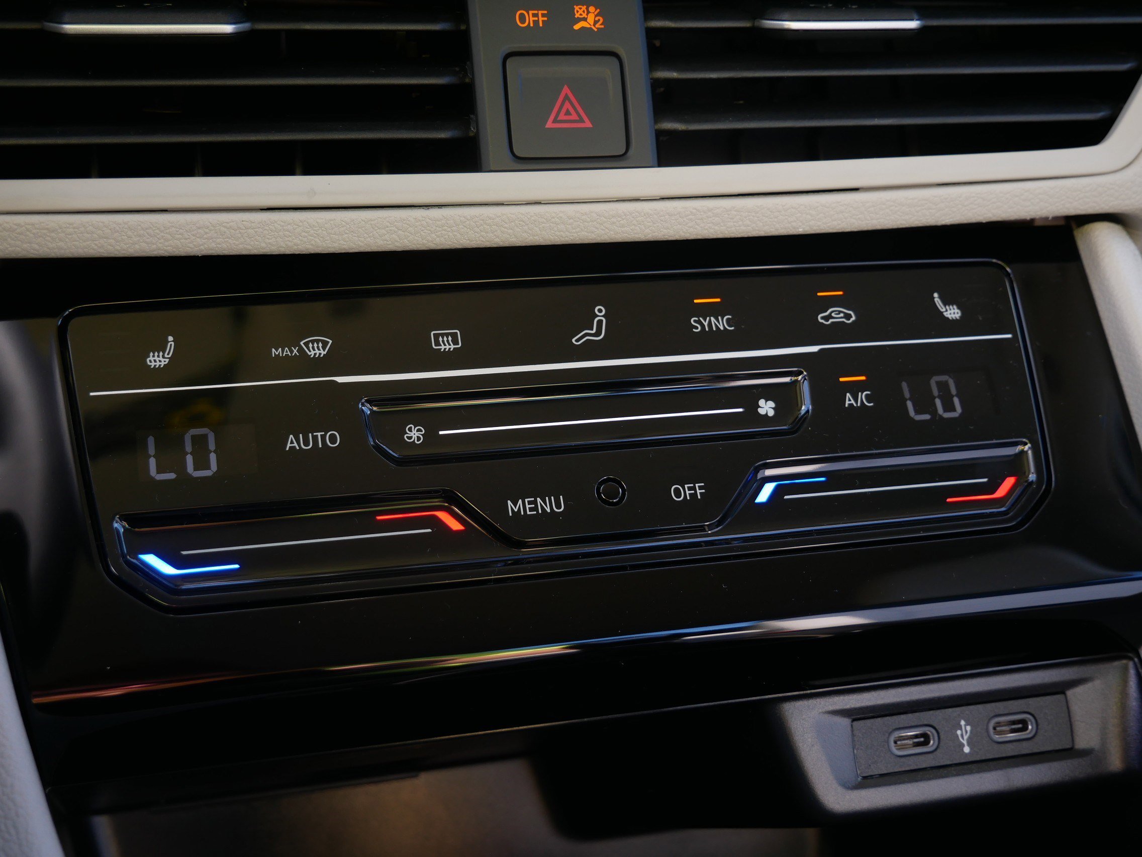 New 2025 Volkswagen Jetta SE FWD image 9
