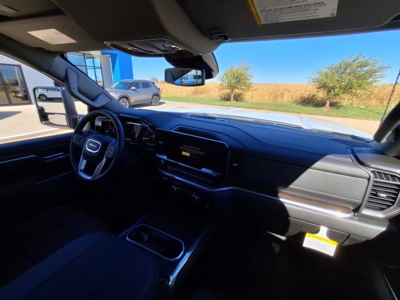 New 2026 GMC Sierra 3500 SLT w/ SLT Convenience Package image 13