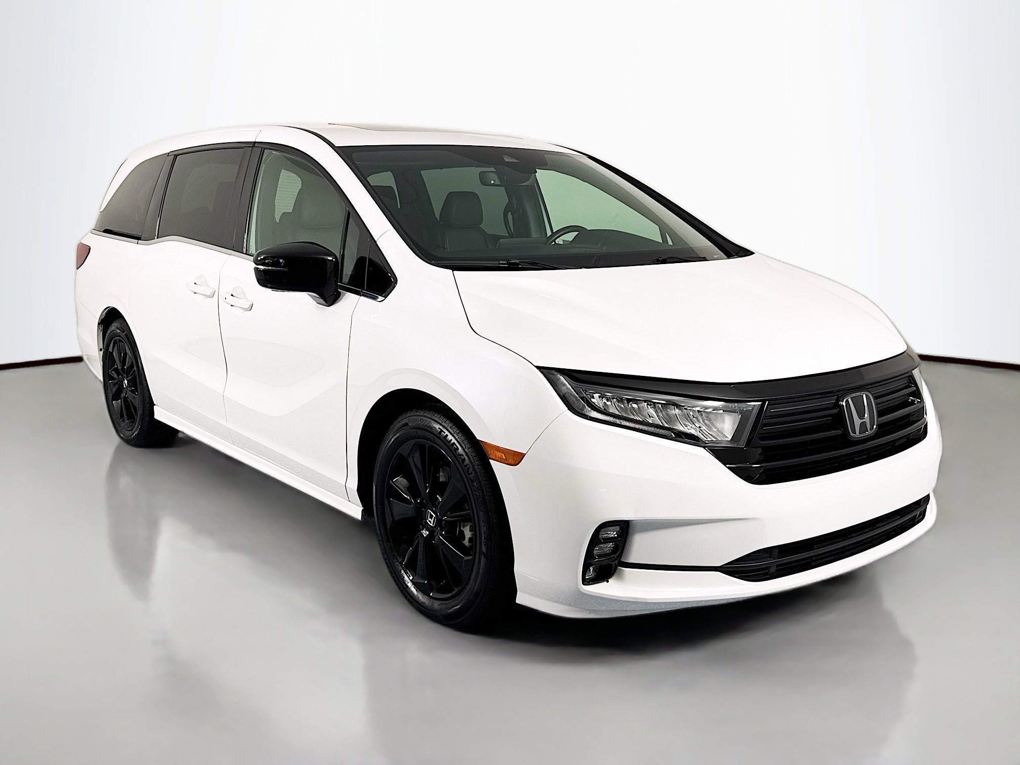 Certified 2023 Honda Odyssey Sport image 3