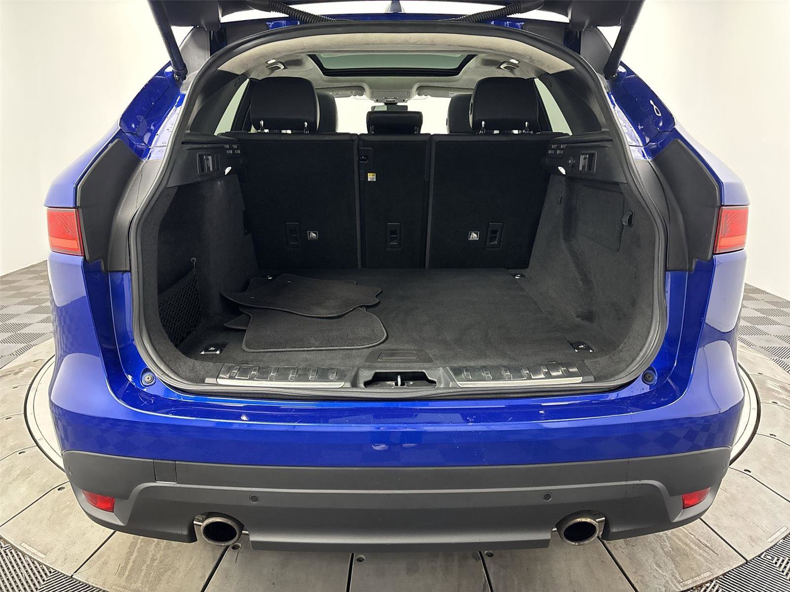 Used 2020 Jaguar F-PACE Prestige image 21