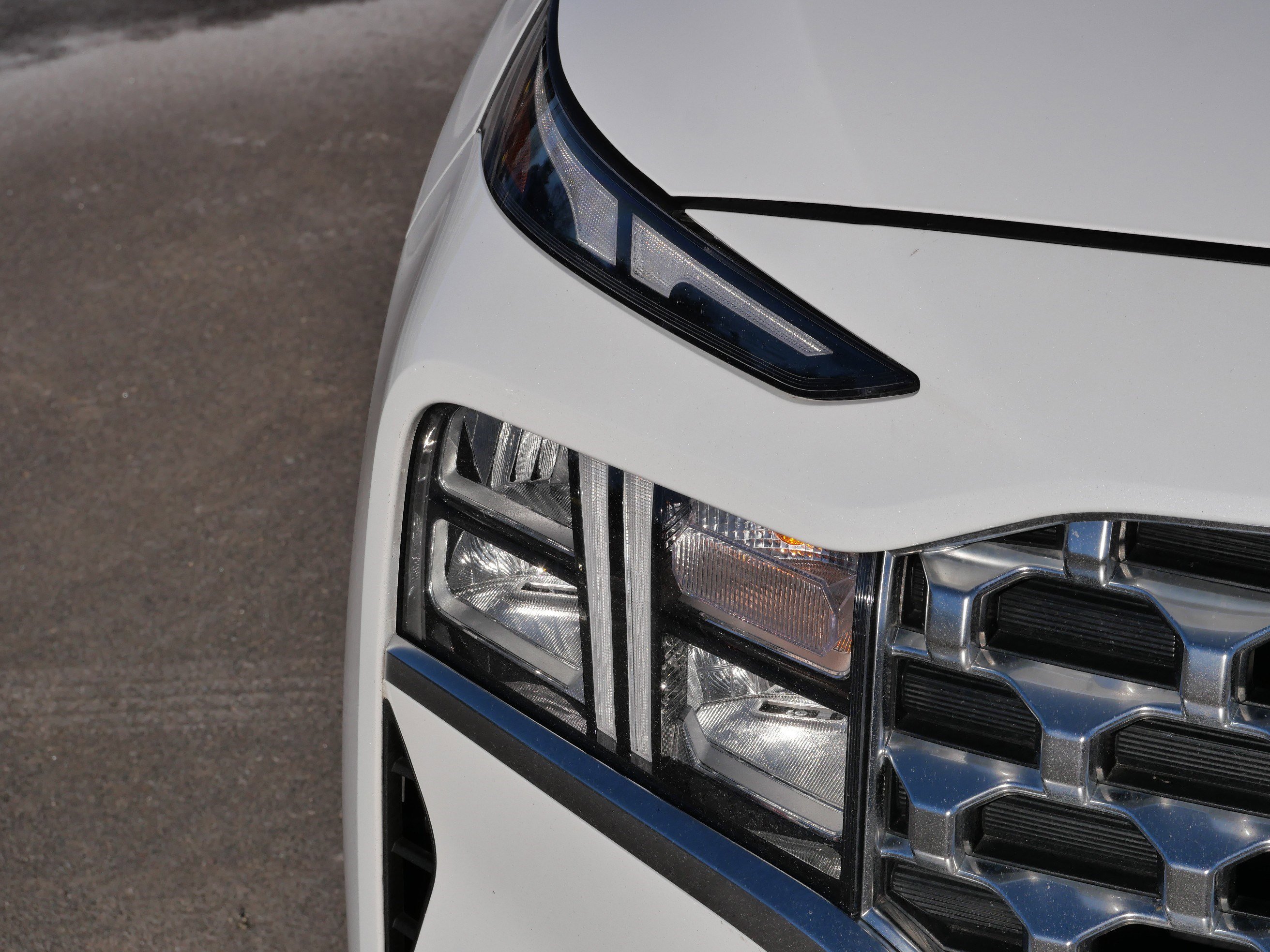 Certified 2023 Hyundai Santa Fe SEL w/ Premium Package image 16