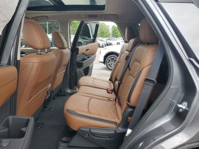 Certified 2025 Nissan Pathfinder Platinum w/ Cargo Package AWD/4WD image 24