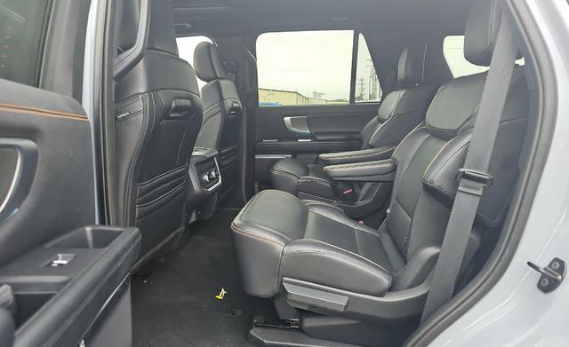 Used 2025 Ford Expedition Tremor AWD/4WD image 13