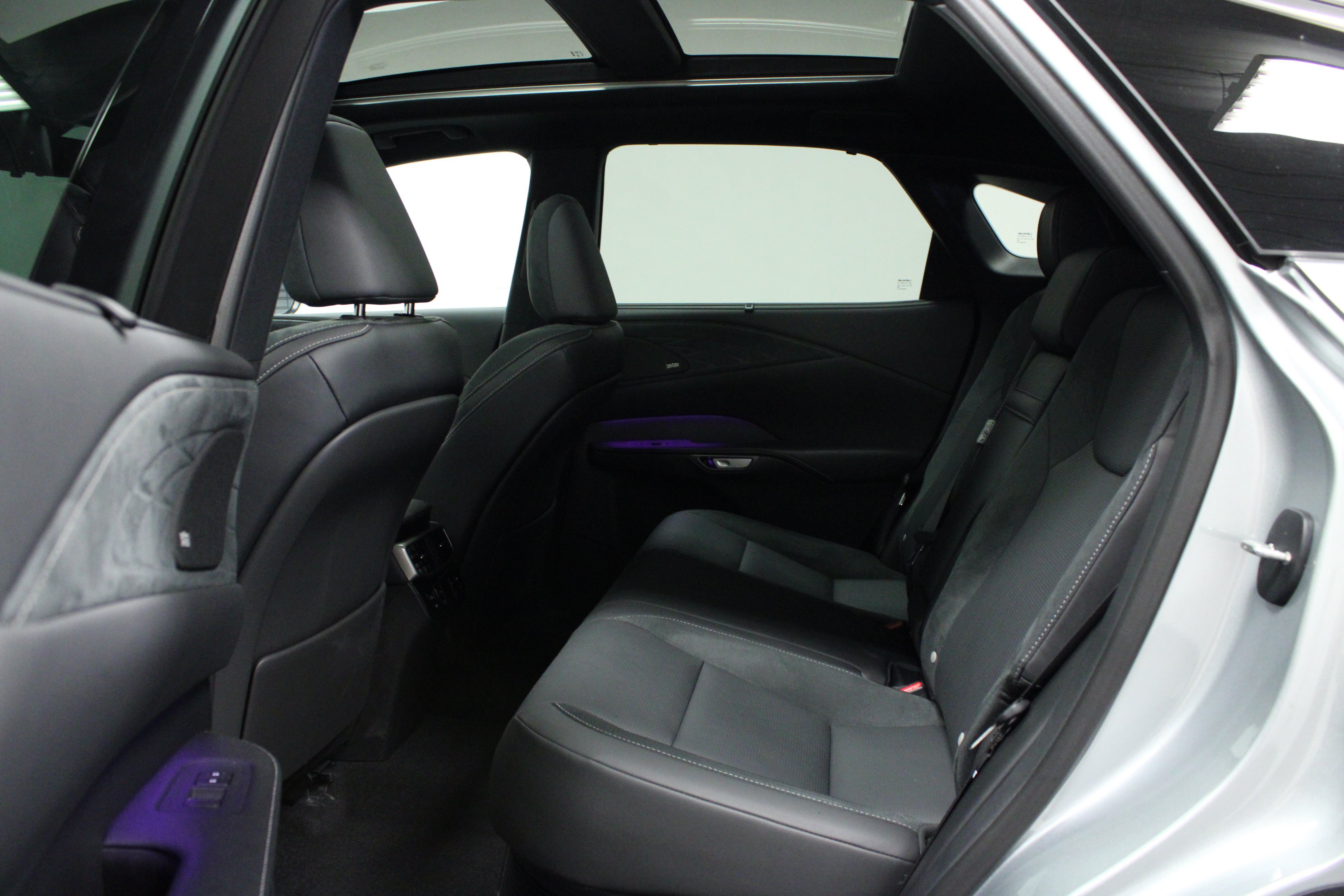 Used 2025 Lexus RX 350 w/ Convenience Package AWD/4WD image 13