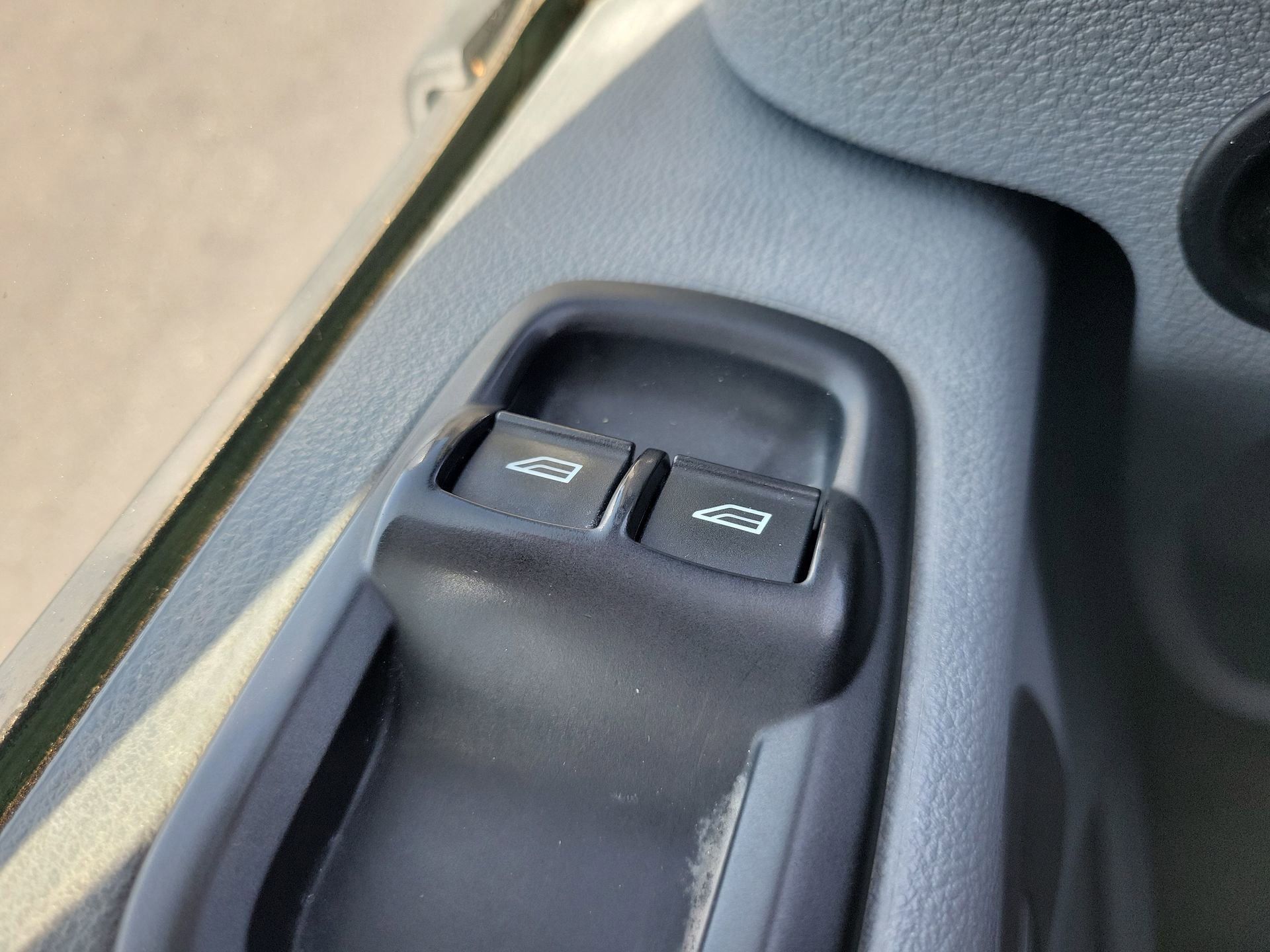 Used 2018 Ford Transit 150 130 Low Roof RWD image 18