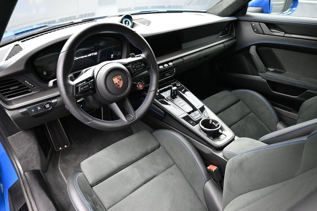 Used 2025 Porsche 911 Carrera GTS RWD image 4