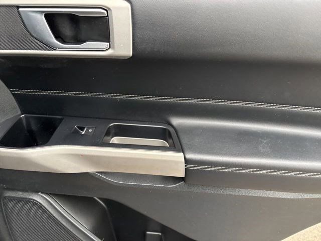 Used 2022 Ford Explorer XLT image 39
